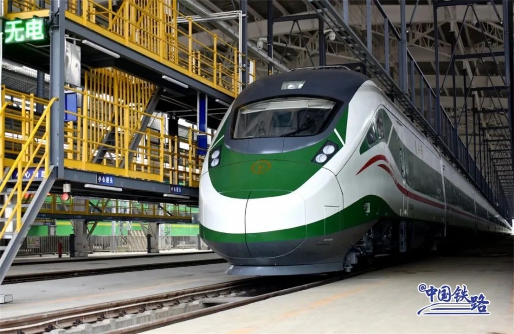 開(kāi)通倒計(jì)時(shí)！新型復(fù)興號(hào)整裝待發(fā)！